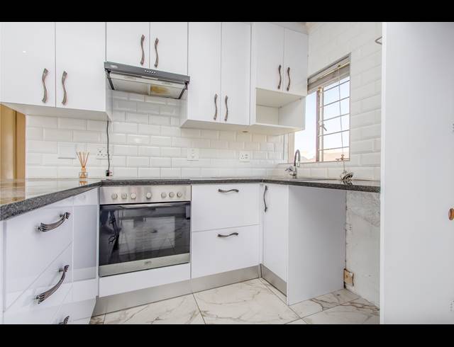 2 BEDROOM APARTMENT FOR SALE IN FERNDALE